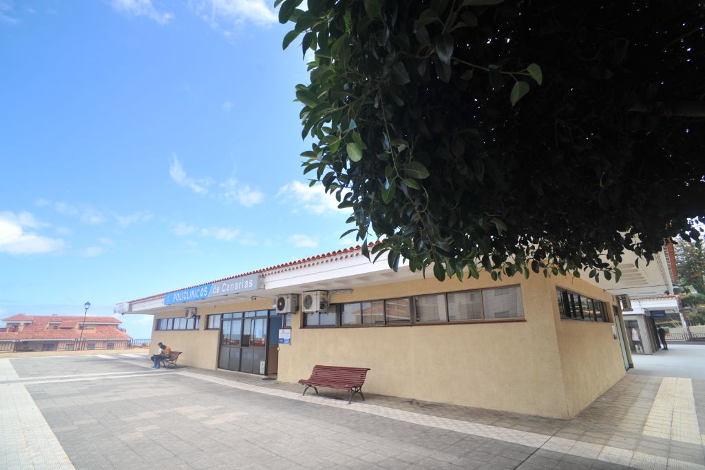 Fachada del centro Policlínicos de Canarias